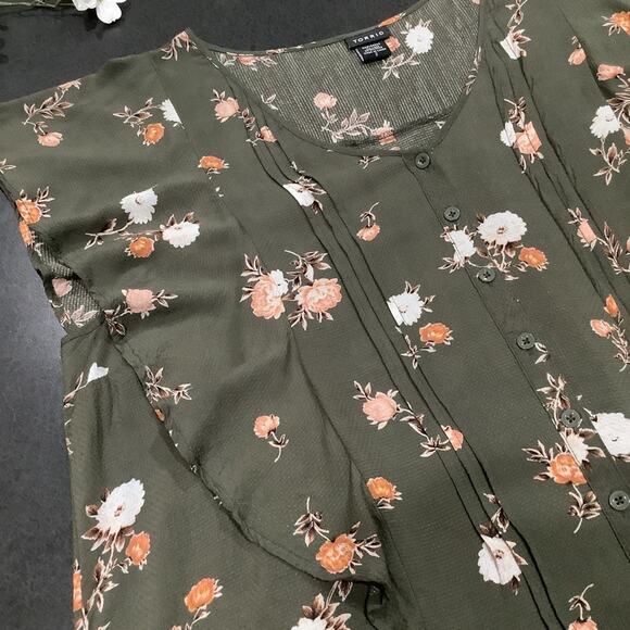 Torrid Floral Pin Tuck Button Front Flutter Ruffle Sleeve Yoked Top Army Green - Picture 10 of 16